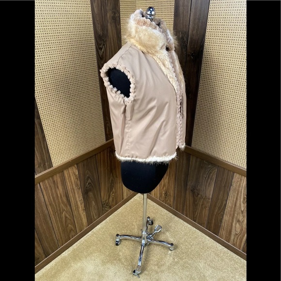 MUSI LONG HAIRED & SHEARED BEAVER TRIM FUR VEST - Picture 8 of 11